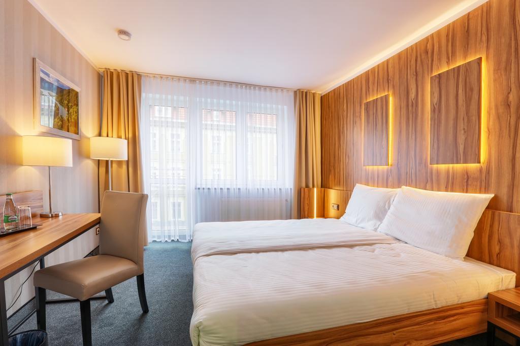 Hotel Weneda Opole Rum bild