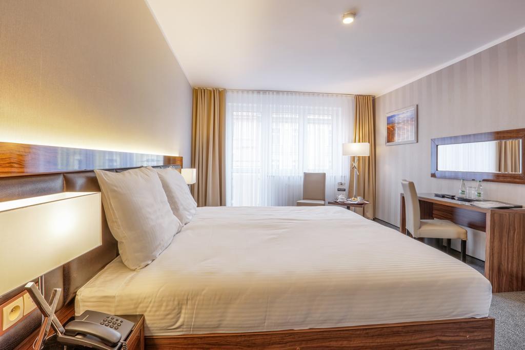 Hotel Weneda Opole Rum bild